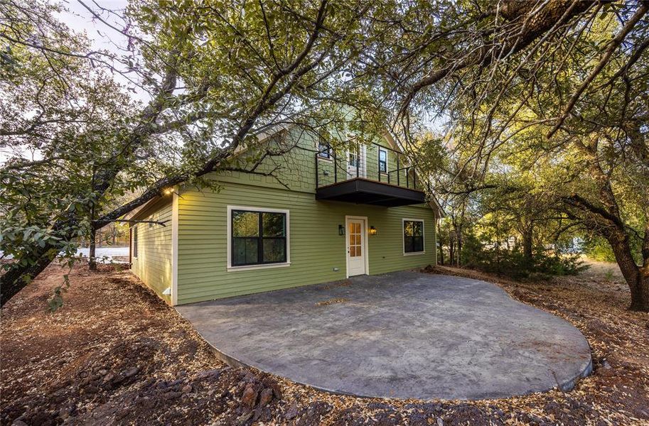 Exterior details and patio area of a home in , Waco (Image 26).