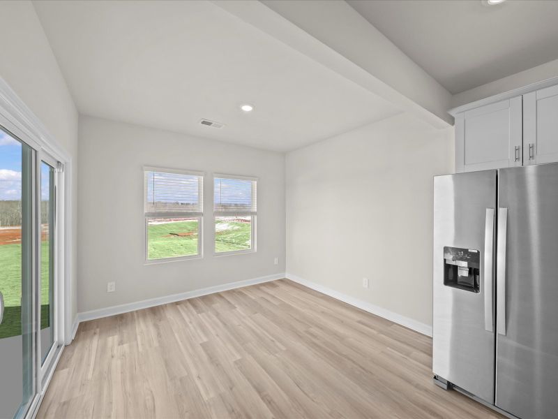 Spacious, unfurnished interior of a new home in Village at White Pine, Pendleton (Image 11).