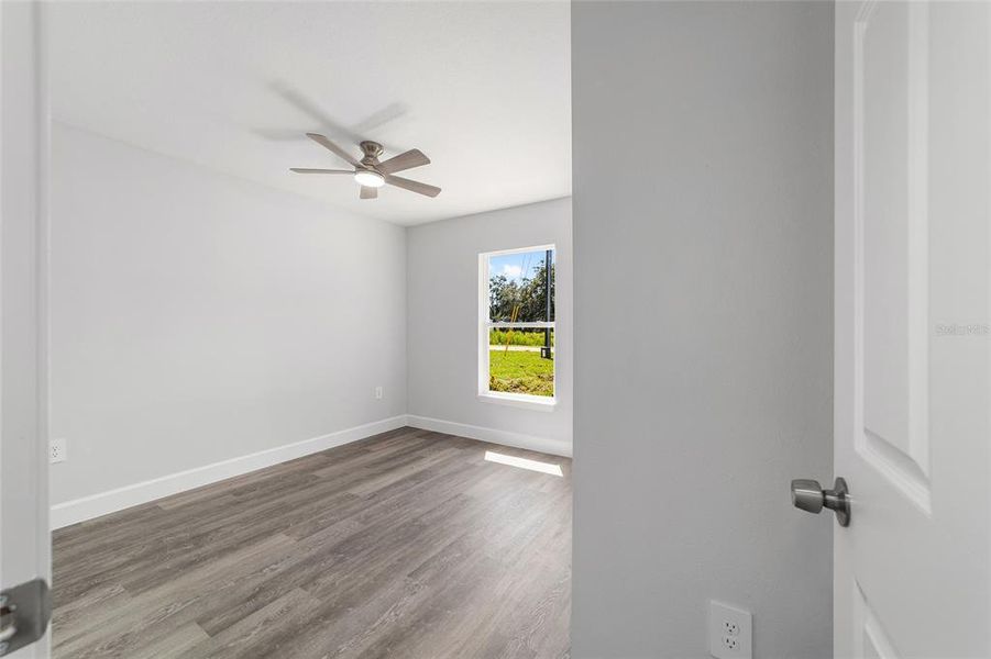 Spacious, unfurnished interior of a new home in , Dunnellon (Image 10).