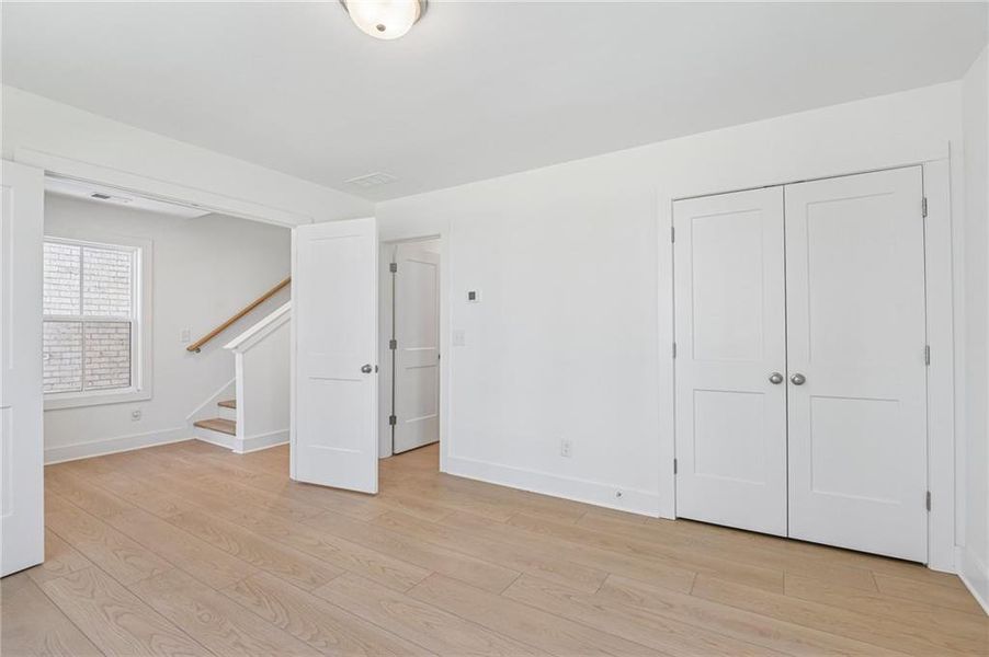 Spacious, unfurnished interior of a new home in , Alpharetta (Image 23).