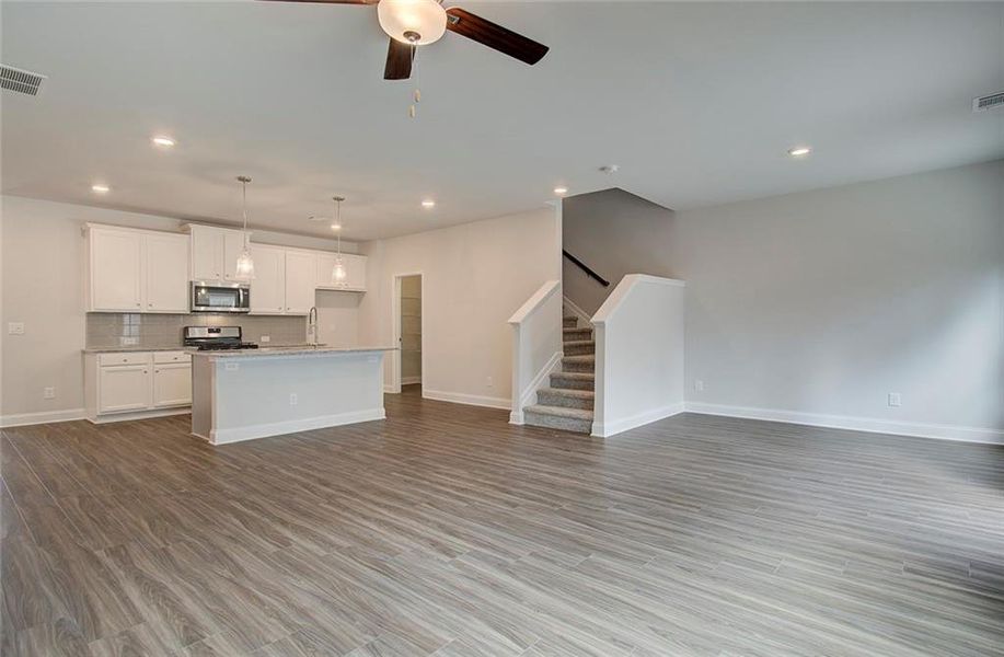 Spacious, unfurnished interior of a new home in Crofton Place Enclave, Snellville (Image 17).