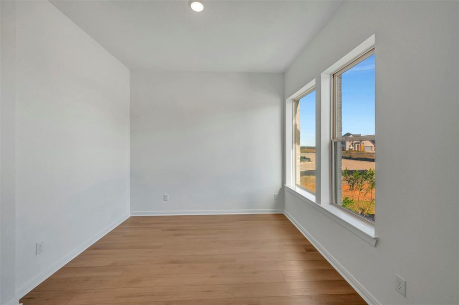 Spacious, unfurnished interior of a new home in Beacon Point at Lago Mar 50’ Homesites, Texas City (Image 27).