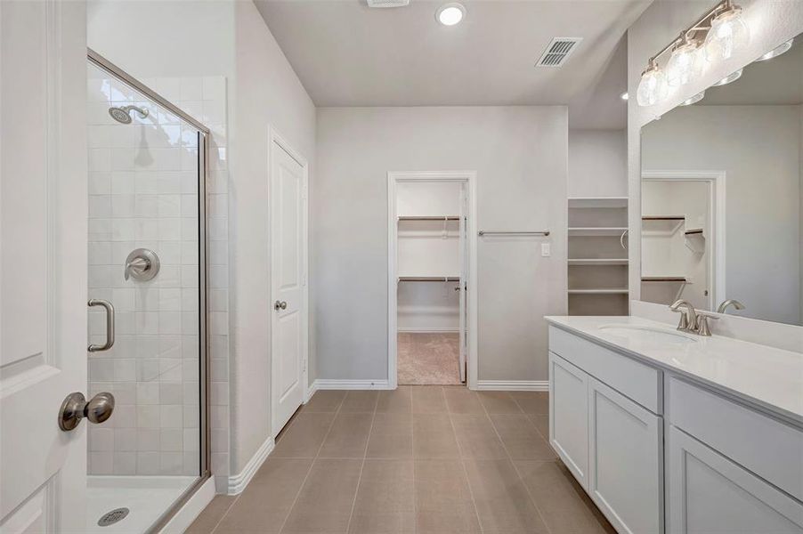 Furnished interior view inside a new home in Sagebrook, Argyle (Image 16).