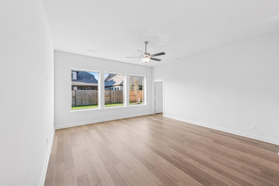 Spacious, unfurnished interior of a new home in Meridiana 55' Homesites, Manvel (Image 26). Spacious, unfurnished interior of a new home in Meridiana 55' Homesites, Manvel (Image 26).