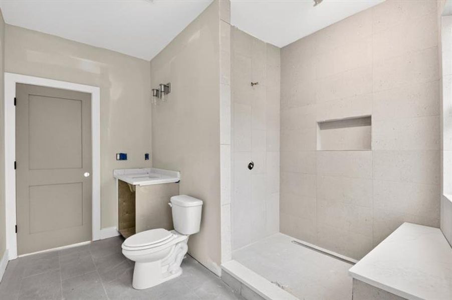 Furnished interior view inside a new home in , Atlanta (Image 9).