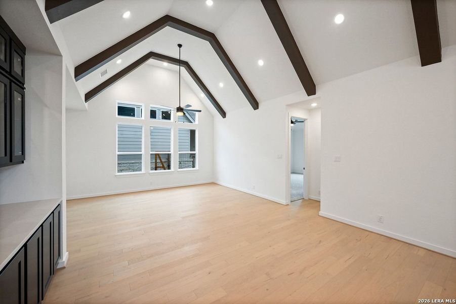 Spacious, unfurnished interior of a new home in The Crossvine, Schertz (Image 24).