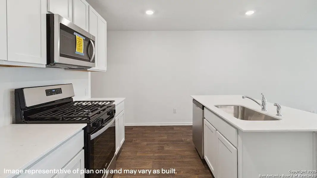 Furnished interior view inside a new home in Sereno Springs, Converse (Image 9). Furnished interior view inside a new home in Sereno Springs, Converse (Image 9).