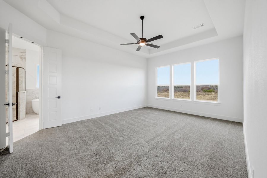 Spacious, unfurnished interior of a new home in Eagle Ridge Estates, Weatherford (Image 30).