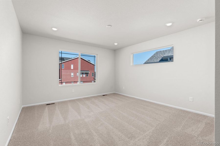 Spacious, unfurnished interior of a new home in The Villas Collection at Sterling Ranch, Littleton (Image 28).