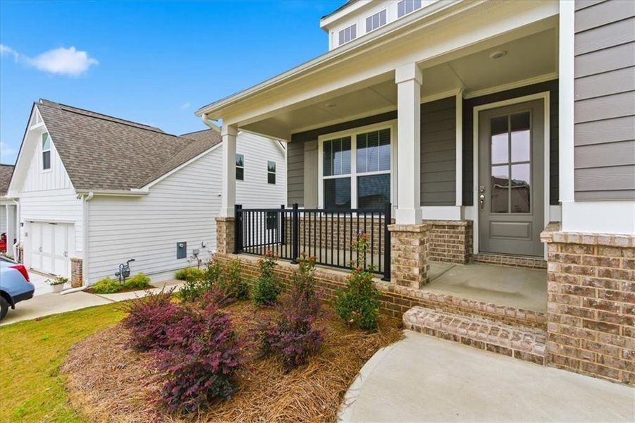 Exterior details and patio area of a home in , Dallas (Image 3).