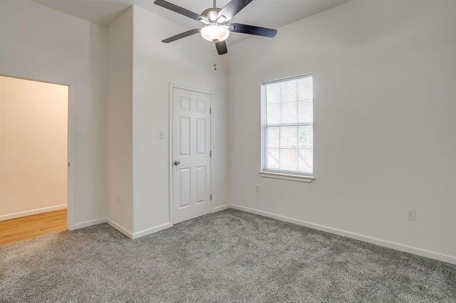 Spacious, unfurnished interior of a new home in , Mineral Wells (Image 16).