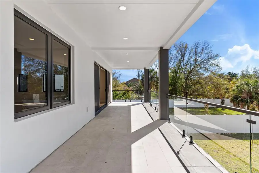 Exterior details and patio area of a home in , Oldsmar (Image 4).