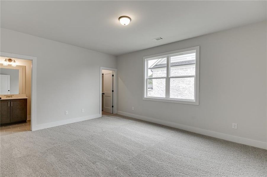 Spacious, unfurnished interior of a new home in , Buford (Image 30).