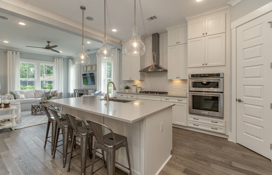 Expansive kitchen