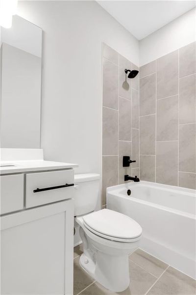 Furnished interior view inside a new home in Echo Park, Suwanee (Image 10).