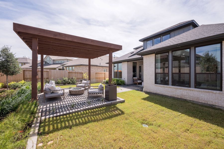 Representative exterior details of a home built from the Goldeneye by Tri Pointe Homes in Jubilee 50′, Hockley (Image 22).
