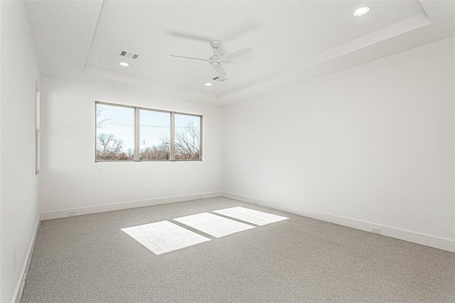 Spacious, unfurnished interior of a new home in , Dallas (Image 22).