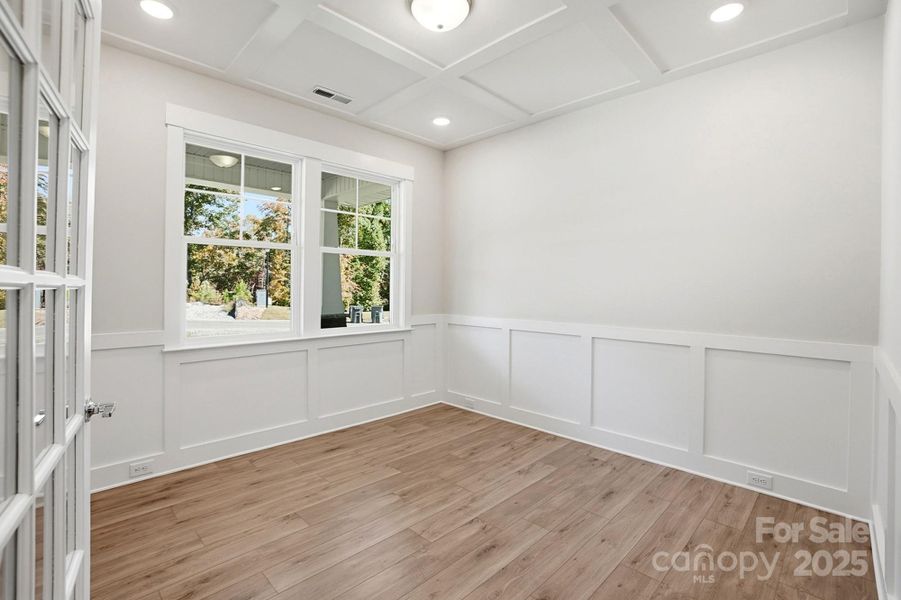 Spacious, unfurnished interior of a new home in Rone Creek, Waxhaw (Image 32).