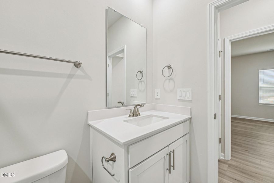 18-web-or-mls-Raleigh - Oak Manor - 928