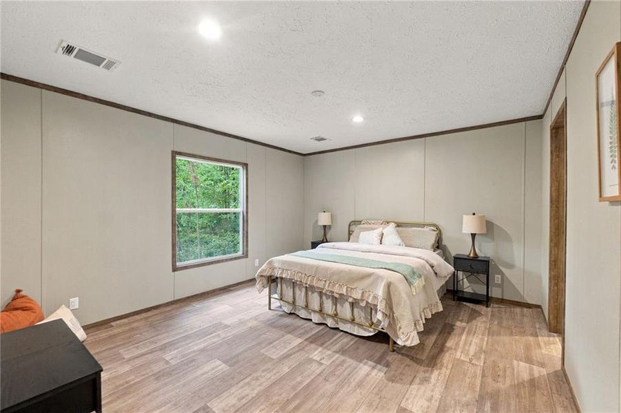 Furnished interior view inside a new home in , Clarkesville (Image 39).
