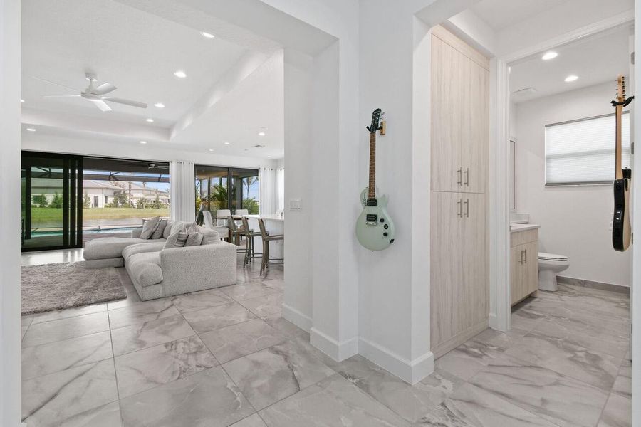 POWDER ROOM POWDER ROOM