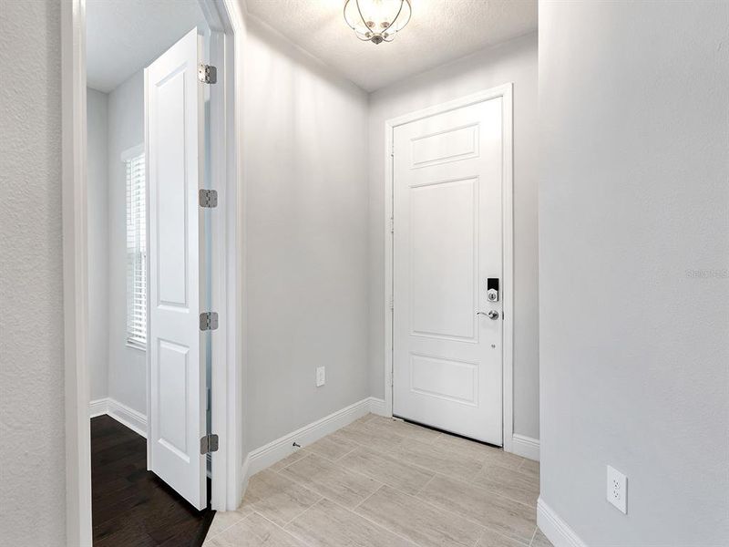 Spacious, unfurnished interior of a new home in , Venice (Image 21).