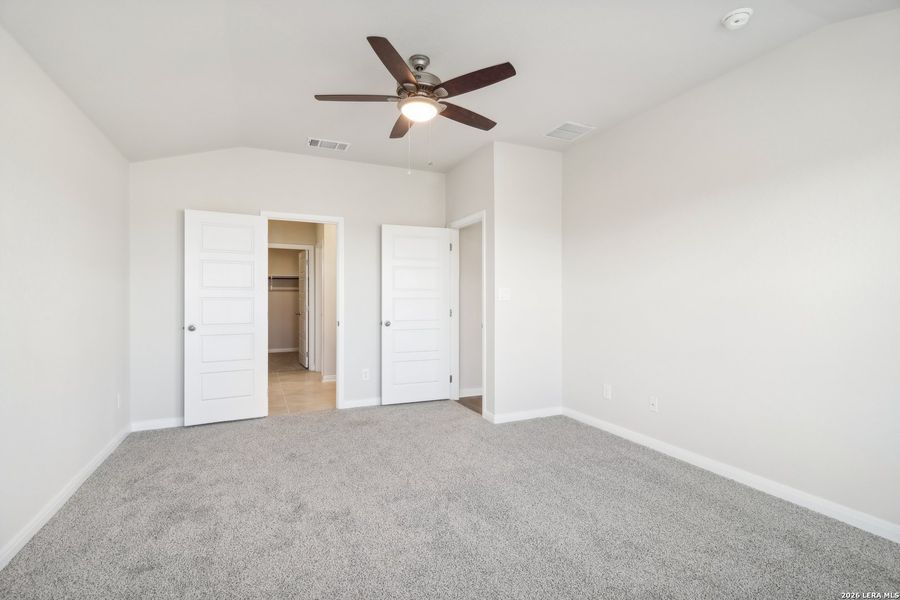 Spacious, unfurnished interior of a new home in , San Antonio (Image 16).