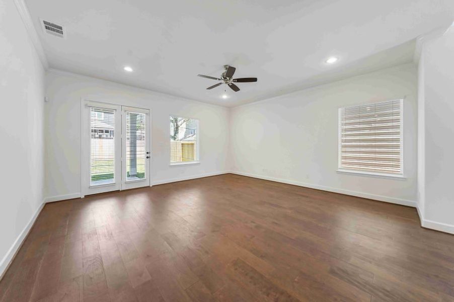 Representative unfurnished interior of a home built from the Warwick by Sandcastle Homes in Sunset Heights, Houston (Image 21). Representative unfurnished interior of a home built from the Warwick by Sandcastle Homes in Sunset Heights, Houston (Image 21).
