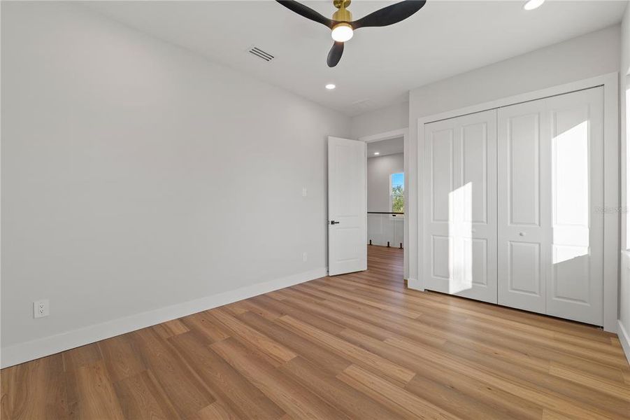 Spacious, unfurnished interior of a new home in , Tampa (Image 27).