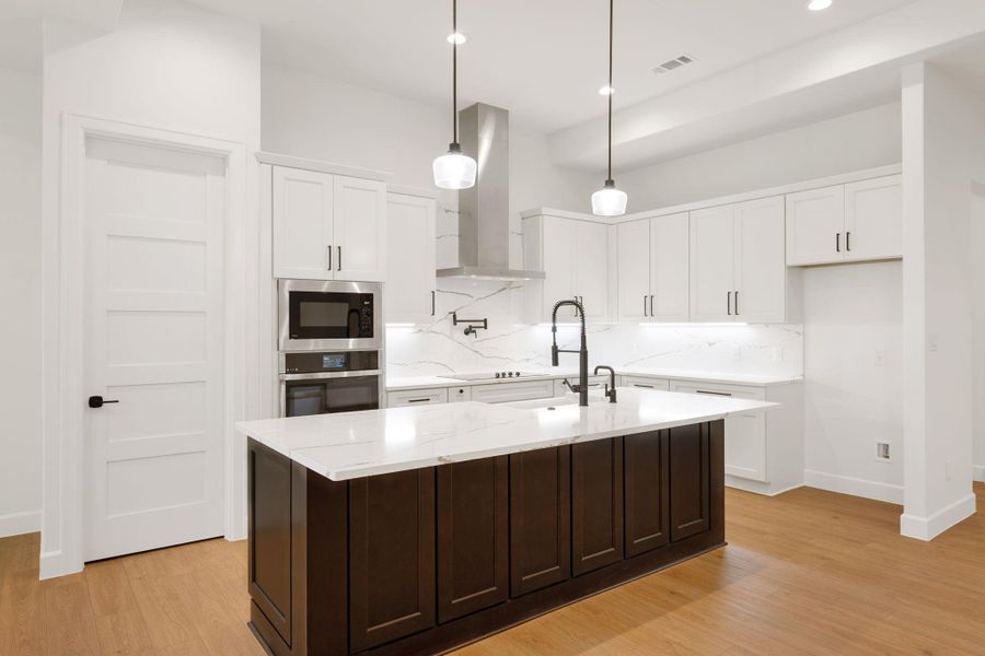 Furnished interior view inside a new home in , Horseshoe Bay (Image 7).