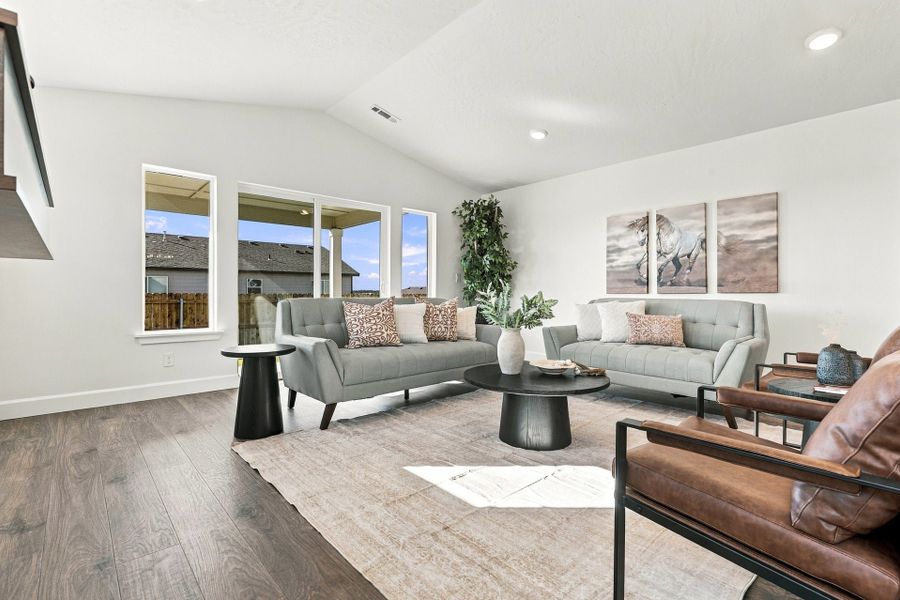 Furnished interior view inside a new home in Upland Meadows, Hermiston (Image 9).