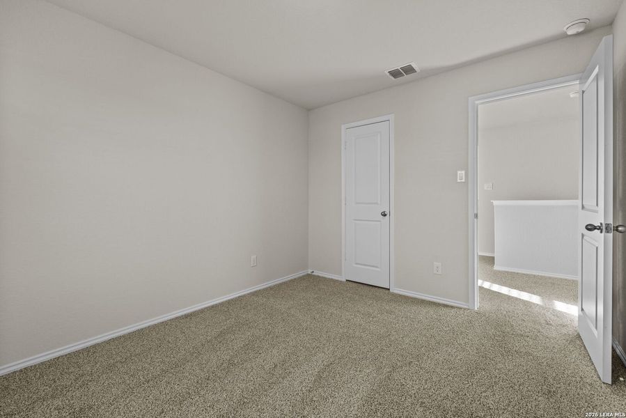 Spacious, unfurnished interior of a new home in Stonehill, San Antonio (Image 13).