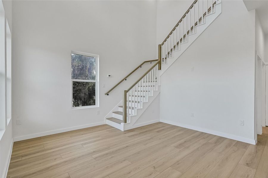 Spacious, unfurnished interior of a new home in , Galveston (Image 11).