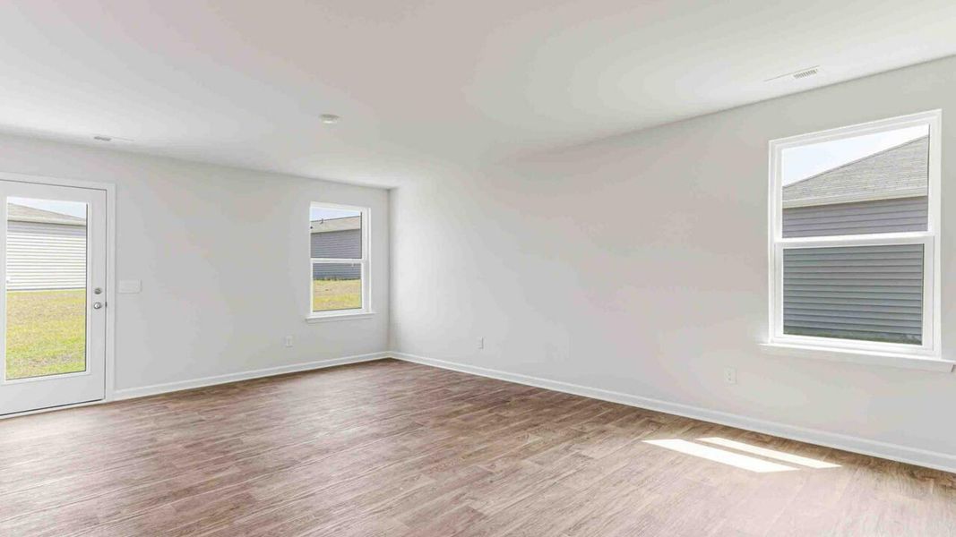 Representative unfurnished interior of a home built from the Devon by D.R. Horton in Eagle Creek, Bolivia (Image 12).
