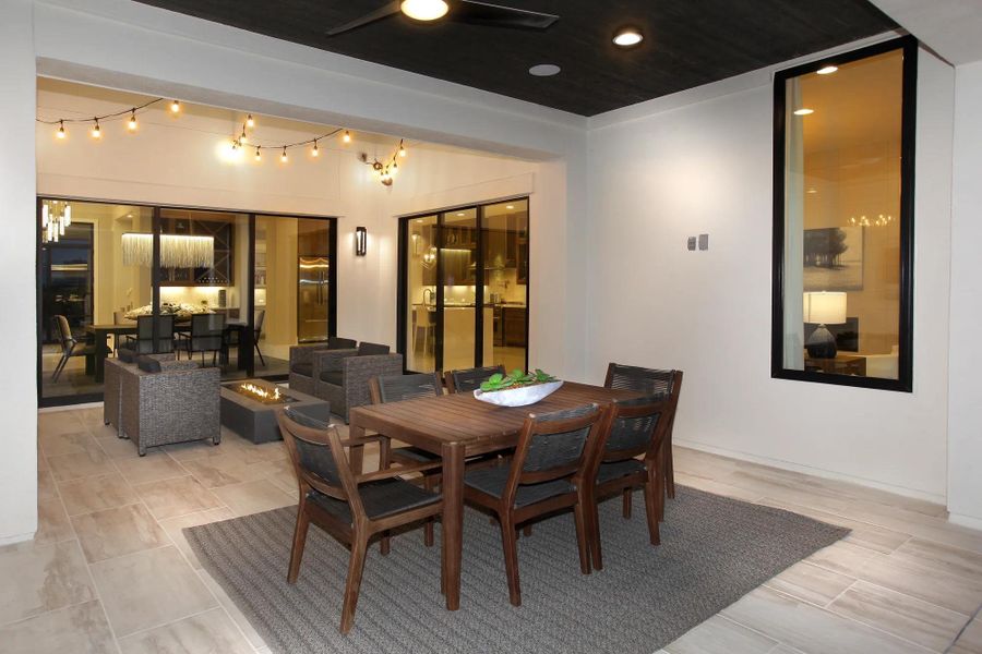 The Lynmar II Courtyard