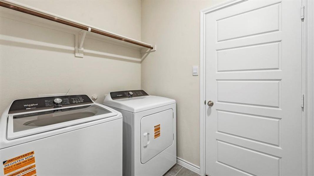 Close-up of interior finishes inside a home in Silverado, Aubrey (Image 9).