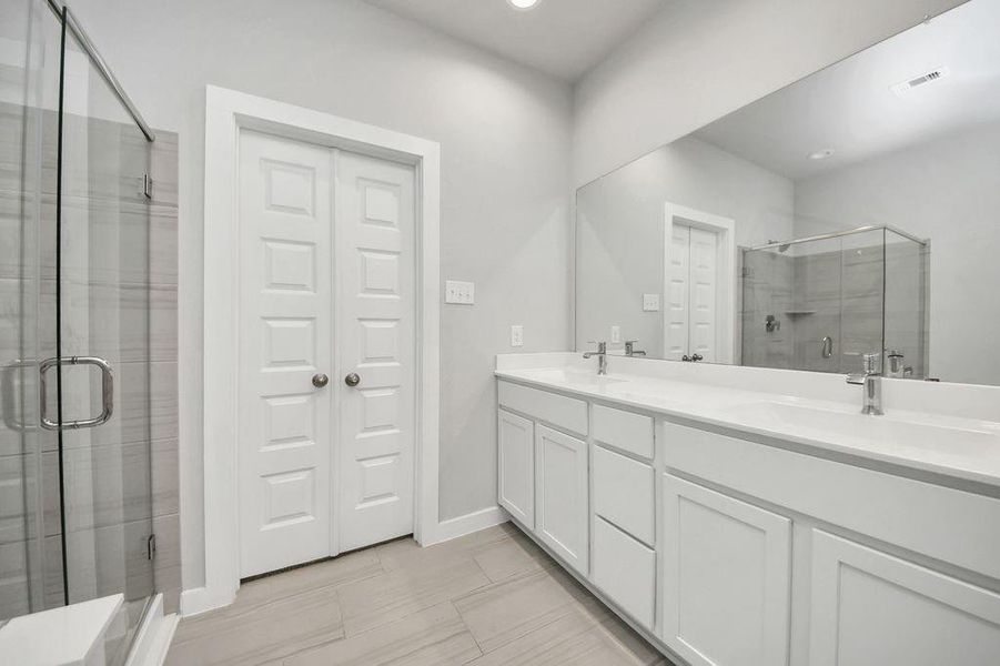 Furnished interior view inside a new home in Winfield Lakes, Fresno (Image 18).