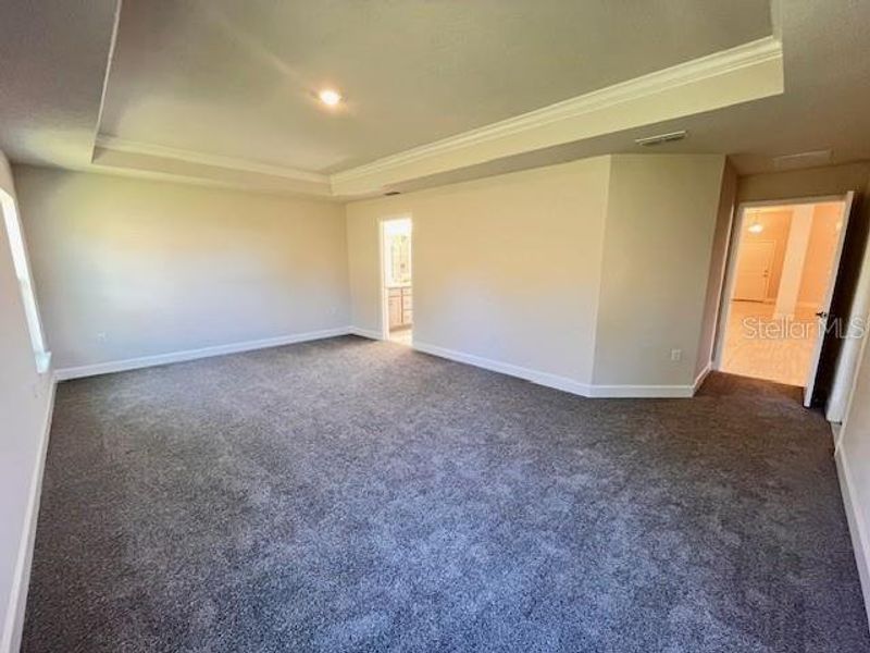 Spacious, unfurnished interior of a new home in Abbey Glen, Dade City (Image 7).