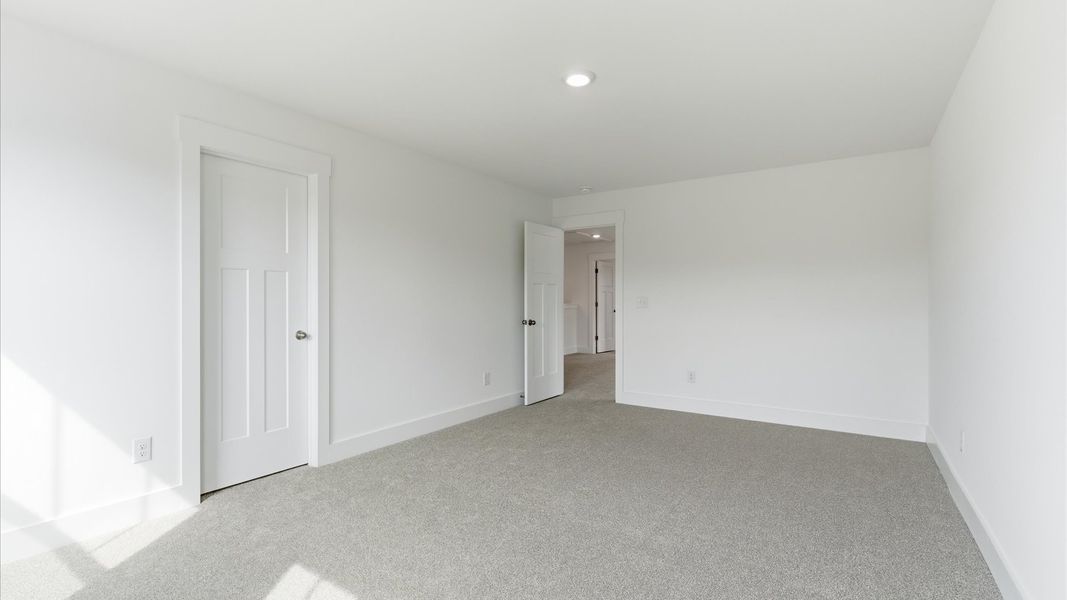 Memorable space offering plush carpet underfoot and a thoughtfully planned walk-in closet located in Gray Court, SC