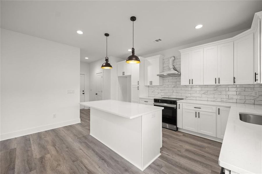 Furnished interior view inside a new home in , Clarkesville (Image 8).