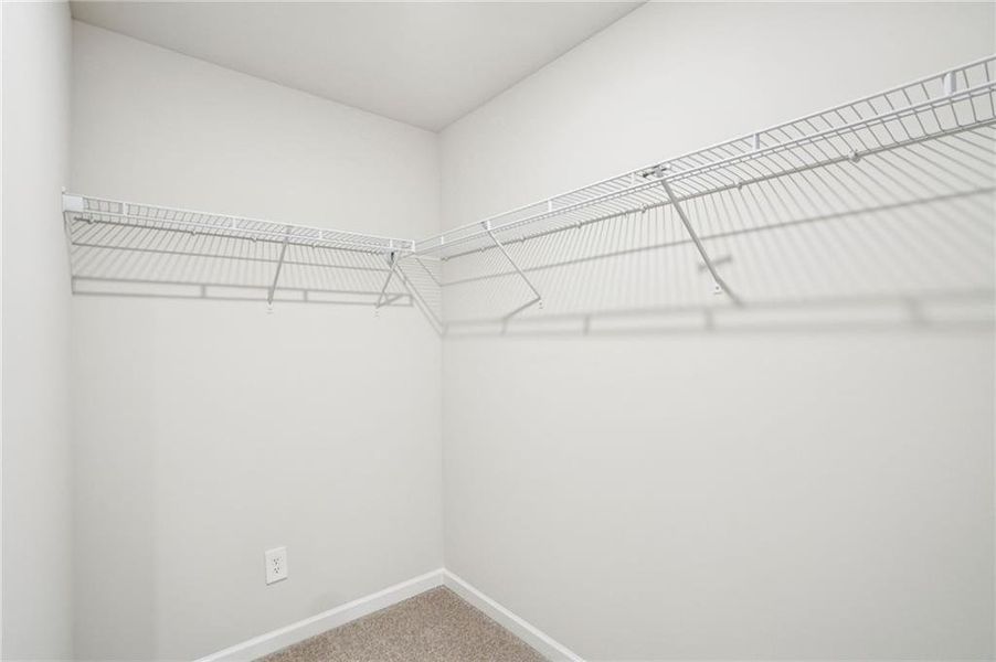 Spacious, unfurnished interior of a new home in Hawthorne Station, College Park (Image 28).