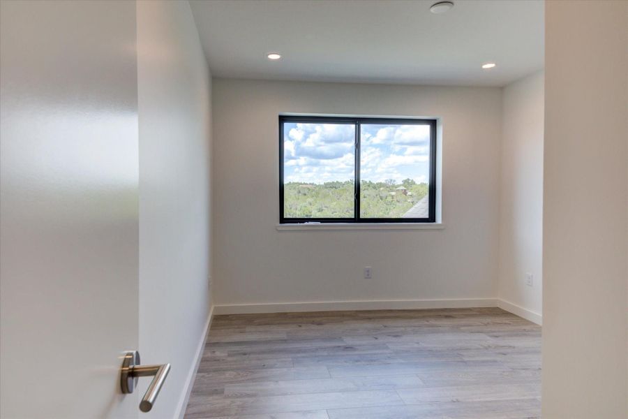 Spacious, unfurnished interior of a new home in , Austin (Image 24).