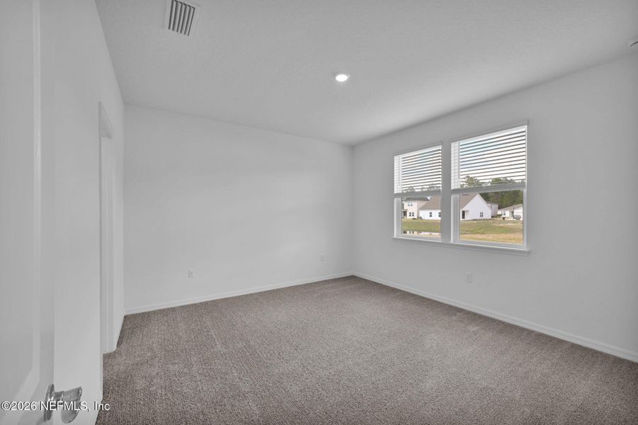Spacious, unfurnished interior of a new home in Hyland Trail, Green Cove Springs (Image 27).