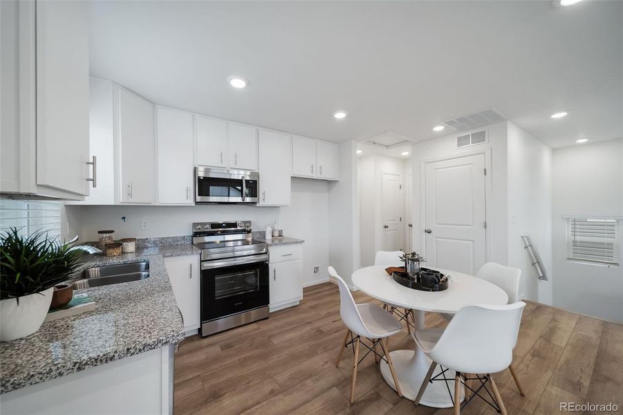 Furnished interior view inside a new home in Thompson River Ranch, Johnstown (Image 22).