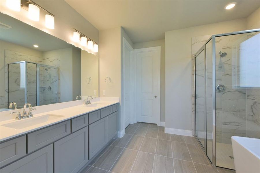 Furnished interior view inside a new home in Evergreen 50', Conroe (Image 10).