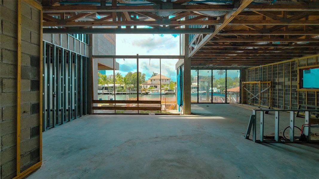 Upstairs Loft and Canal View