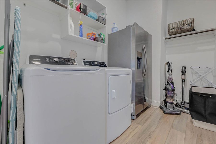 Furnished interior view inside a new home in Cross Creek West, Fulshear (Image 9).