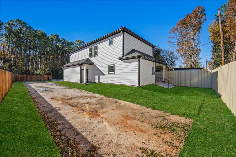 Exterior details and patio area of a home in , Houston (Image 26).