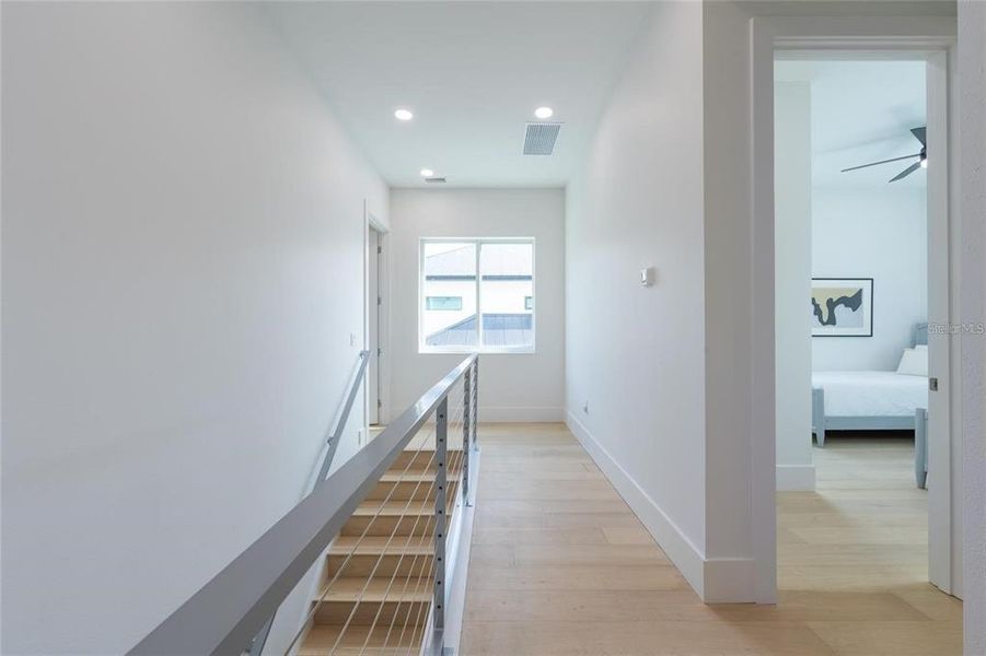 Spacious, unfurnished interior of a new home in , Sarasota (Image 22).