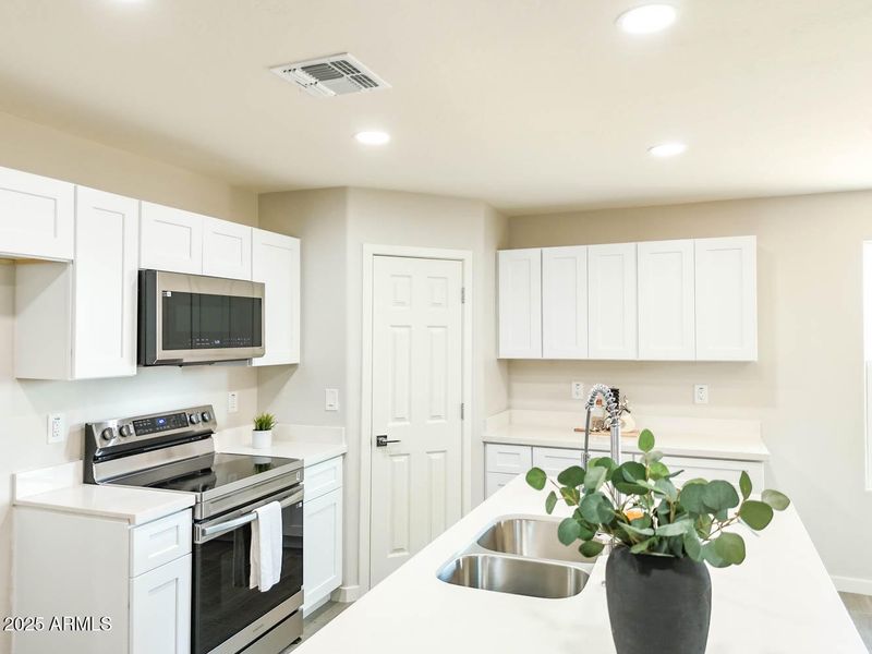 15438 Overfield-29 15438 Overfield-29